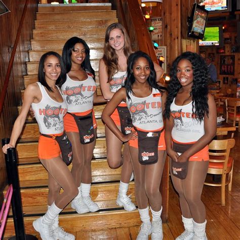 Hooters atlanta - Dec 13, 2022 · While they're known for their wings, the Atlanta-based chain's big claim to fame, of course, is the skimpy costumes the exclusively female servers wear and their delicious chicken wings. Between the tiny orange shorts and the tight white tank tops—with the chain's name emblazoned across the chest—there's no mistaking Hooters for …